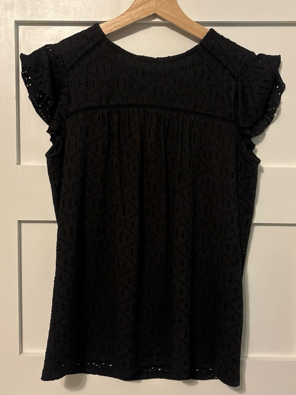 Adrianna Papell Black Eyelet Flutter Sleeve Top XS